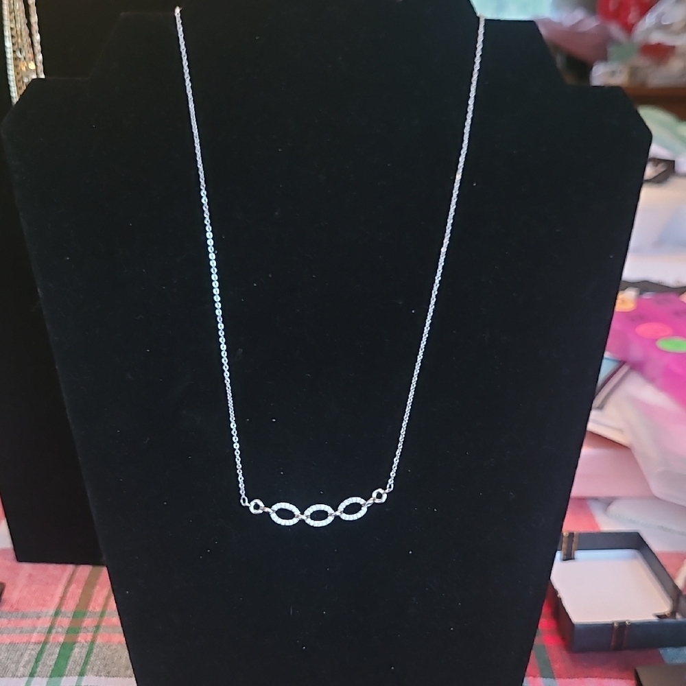Pretty Bird White Gold Playted Chain Necklace